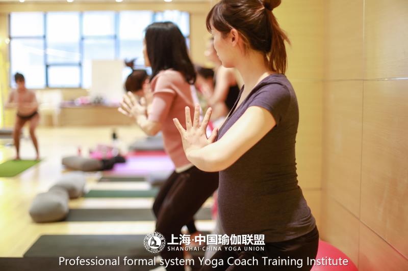 初入门瑜伽教练培训该怎么练习