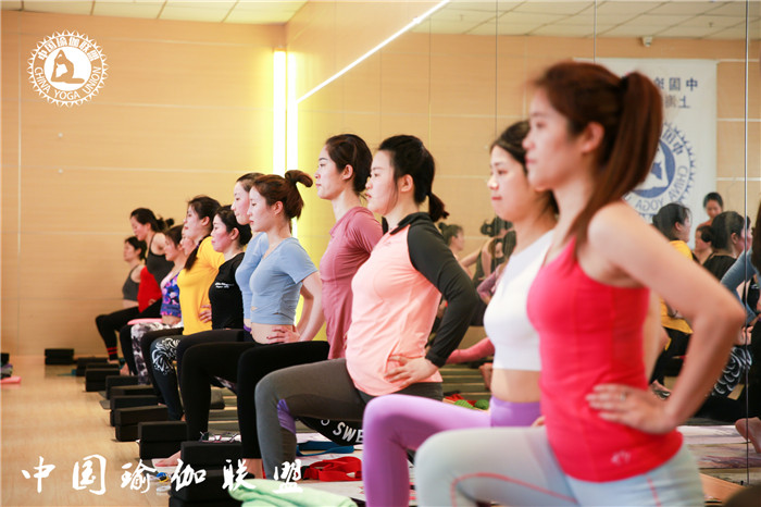 瑜伽教练用什么最快方法瘦腰腹？6个不错体式要学会！