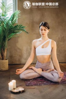 瑜伽教练腹式呼吸的益处都有哪些？6个腹式呼吸益处告诉你！