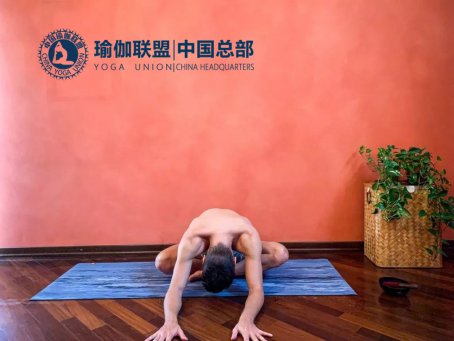 男生练瑜伽教练体式哪些合适？教你6个合适体式！
